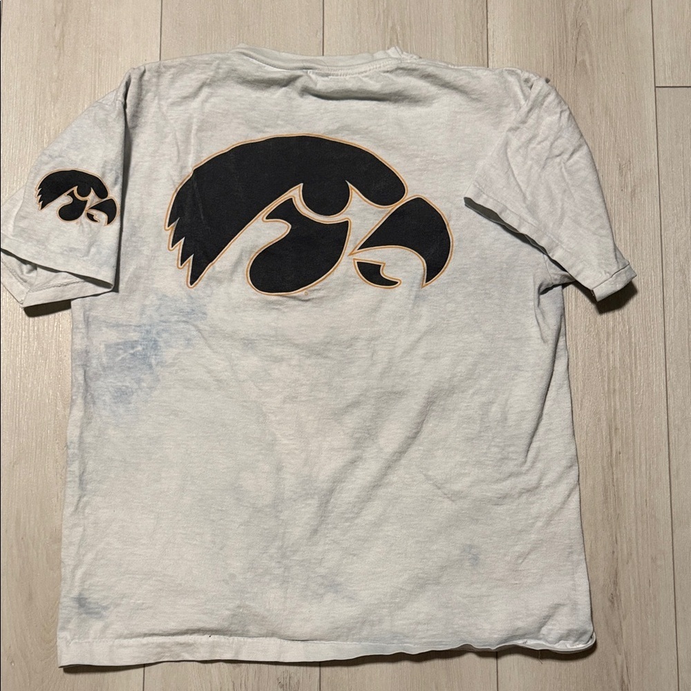 Approx Men’s Large Iowa Hawkeyes Crewneck T-Shirt 26 “ long (collar to hem) - Picture 5 of 5
